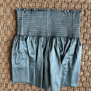 LIKE NEW NATURAL LIFE SKORT SIZE SMALL
